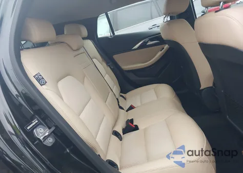 2019 Infiniti Qx30 Luxe z USA, uszkodzony, nr VIN SJKCH5CP3KA011483